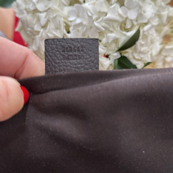 Authentic Gucci GG Monogram Medium Flat bag in perfect condition canvas coated - Picture 10 of 12